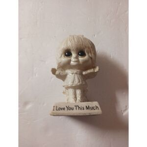 1970 Russ W. & R.‎ Berries Figurine I LOVE YOU THIS MUCH Girl